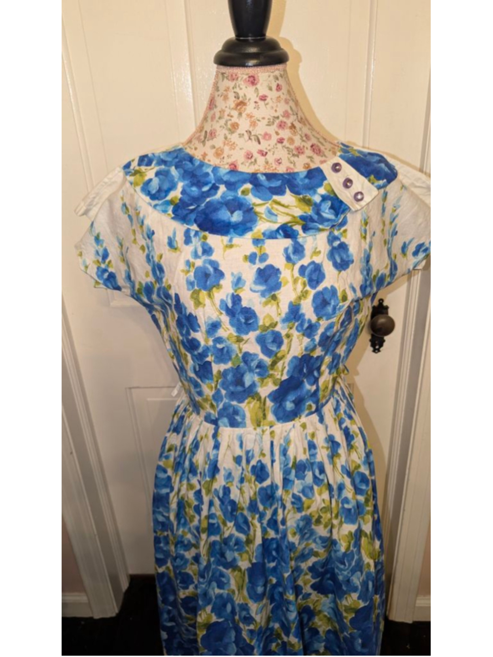 vintage 1950s Floral Cotton Dress - Picture 2 of 16